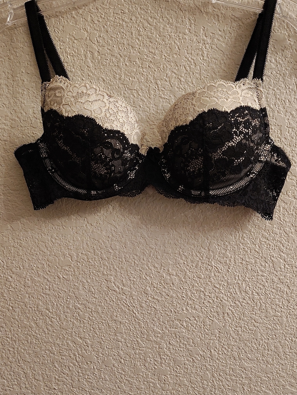 Victoria's Secret Size 34B Two-Tone Floral Lace Underwire Bra - Black & Cream